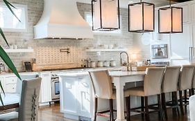 Fancy Free - Stay Where Country Music History Was Made